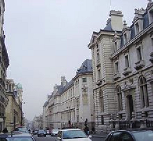 Paris Lycee - Tivaz TB strikes and Claire is tested