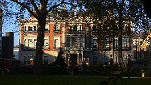 London Wallace Collection - where David decodes Varat's scramasax